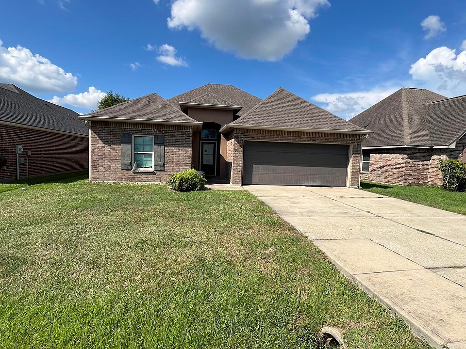 1st image of 303 Hill Ridge Dr