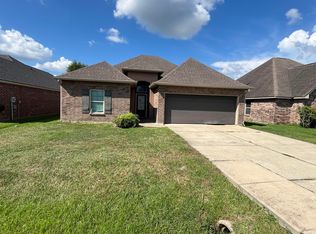 303 Hill Ridge Dr, Youngsville, LA 70592