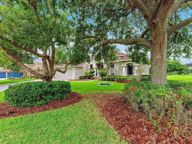 13049 Thoroughbred Dr — Photo 5