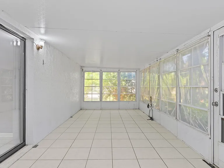 1205 S Flagler Ave — Photo 42
