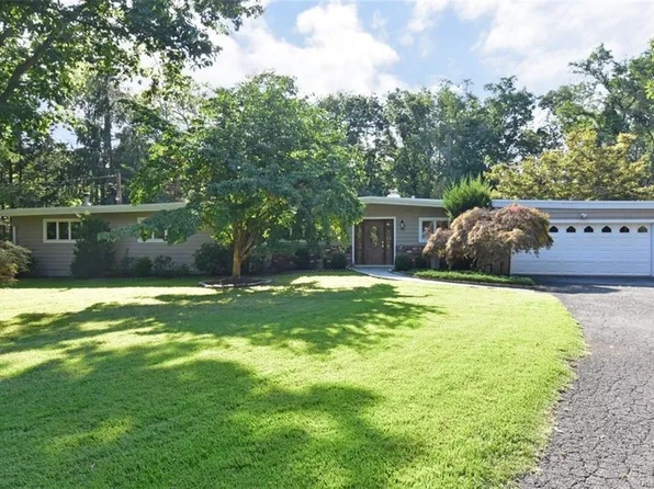 996 Old White Plains Rd, Mamaroneck, NY 10543