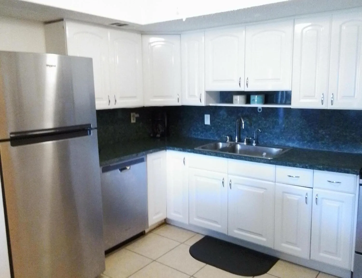 3 bed, 2.0 bath, 921 sqft, $1,800 — Photo 4