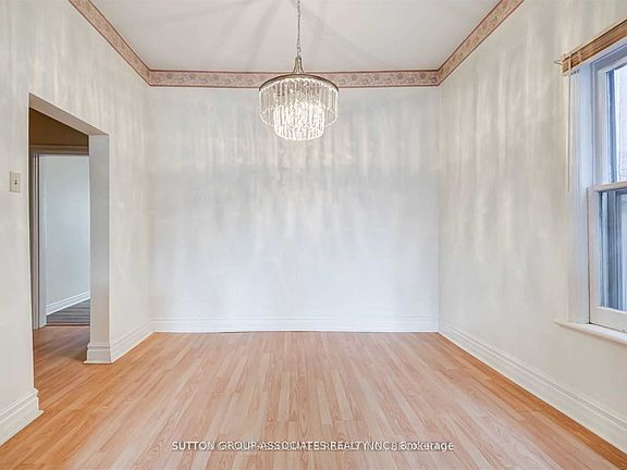 4th image of 491 Roxton Rd