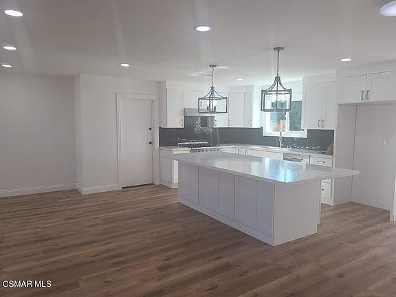 5th image of 270 Teasdale St
