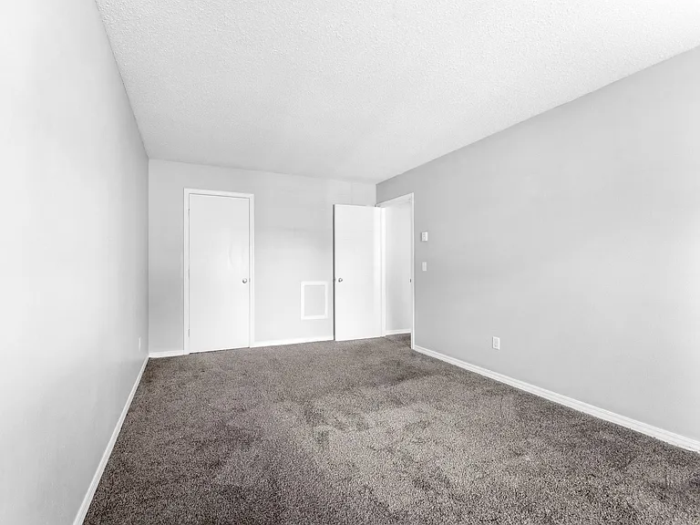 Walnut Woods Apartments — Photo 29