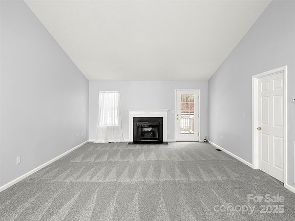 3rd image of 48 S Woodridge View Ct