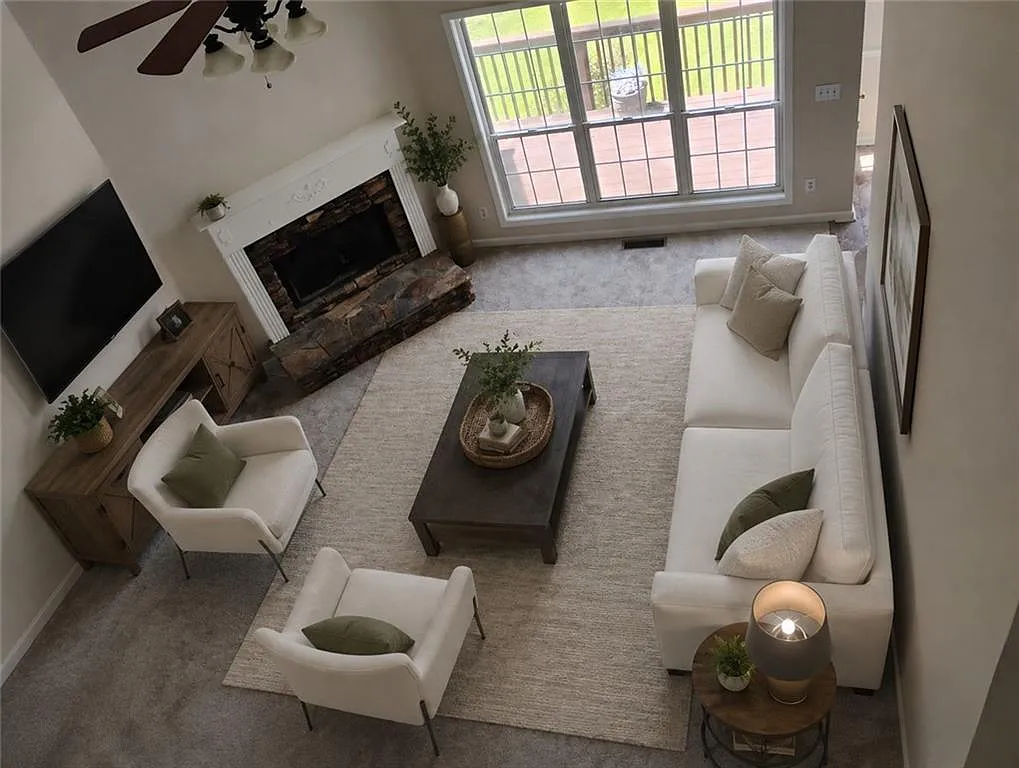6 bed, 4553 sqft, $3,900 — Photo 3