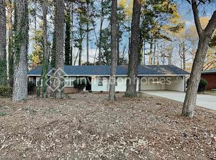 686 Rollingwood Pl, Stone Mountain, GA 30087