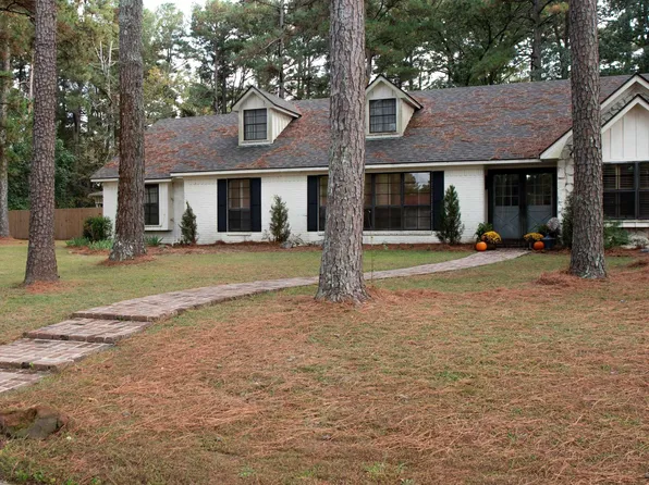 411 E 19th St, Hope, AR 71801