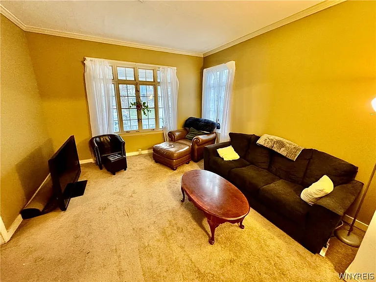 7 Berkley Pl — Photo 2