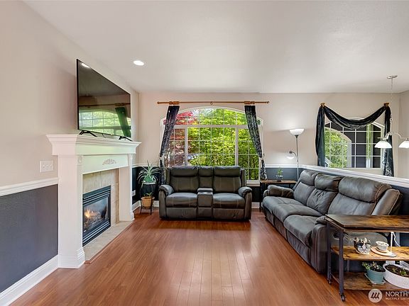 4th image of 3208 Lake Drive