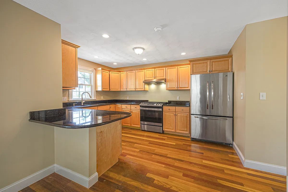 Building Photo - 54 Spruce St #54