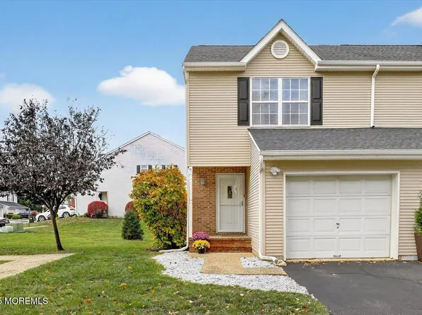 7 Lucia Court, Aberdeen, NJ 07747