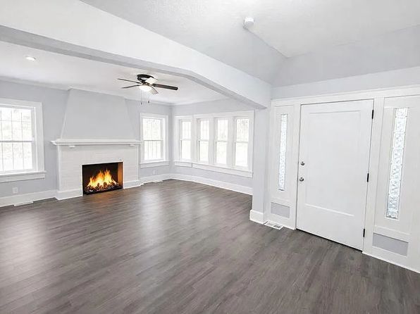 2707 W Highland Blvd