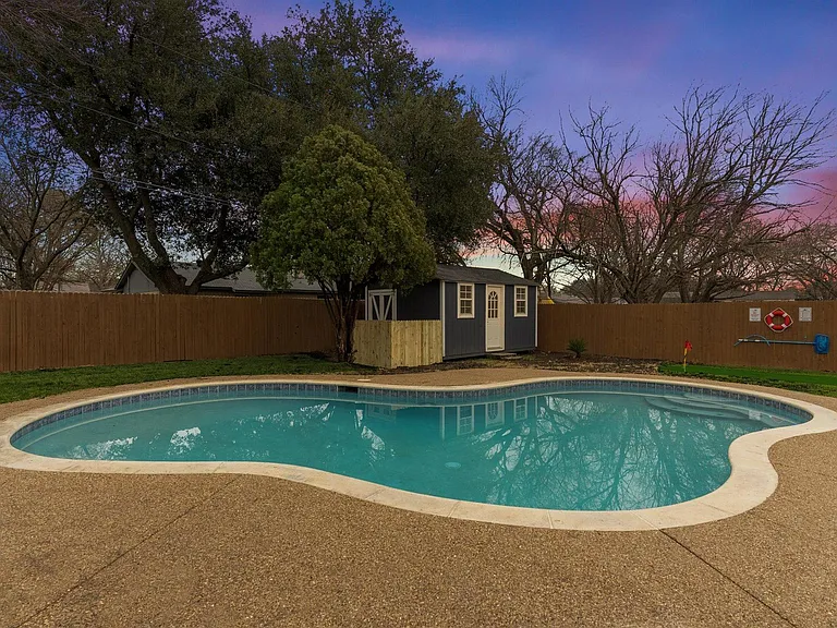 6048 Holiday Ln — Photo 37