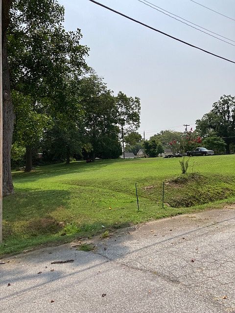 2nd image of 302 Bleckley St