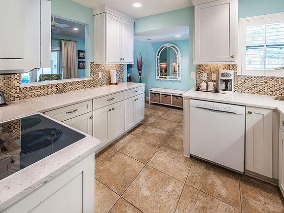 4th image of 657 Bayou Dr #657