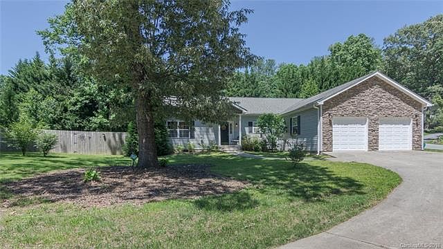 1st image of 411 Wakefield Dr