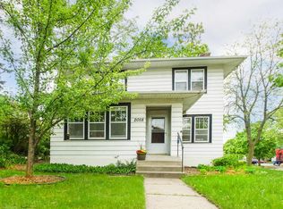 2058 James Ave, Saint Paul, MN 55105