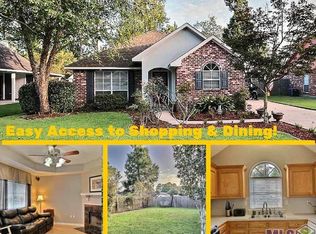 13926 J R Dr, Walker, LA 70785