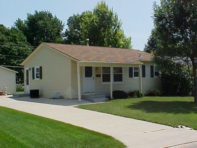 3627 Clover Hills Dr, Bettendorf, IA, 52722
