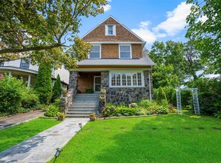 123 Beaufort Pl, New Rochelle, NY 10801