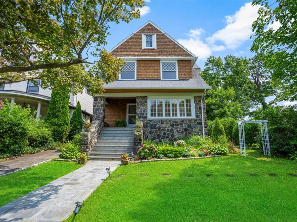 123 Beaufort Place, New Rochelle, NY 10801