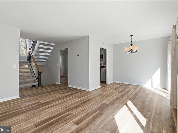 4th image of 11919 Barrel Cooper Ct