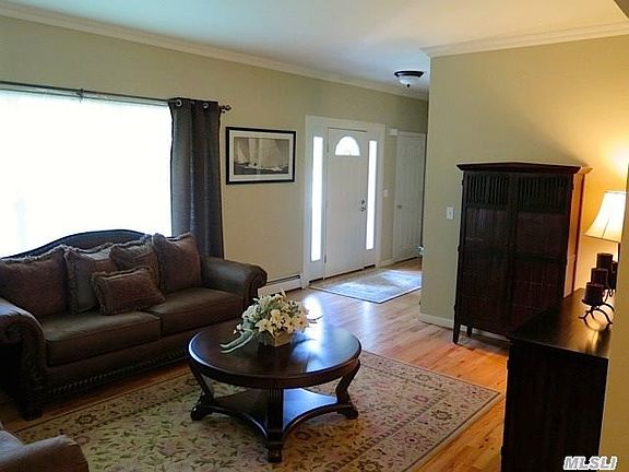 3rd image of 12 Cedar Grove Ter