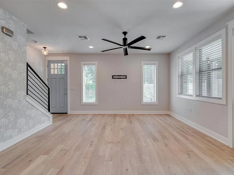 2204 Holly St #2 — Photo 5
