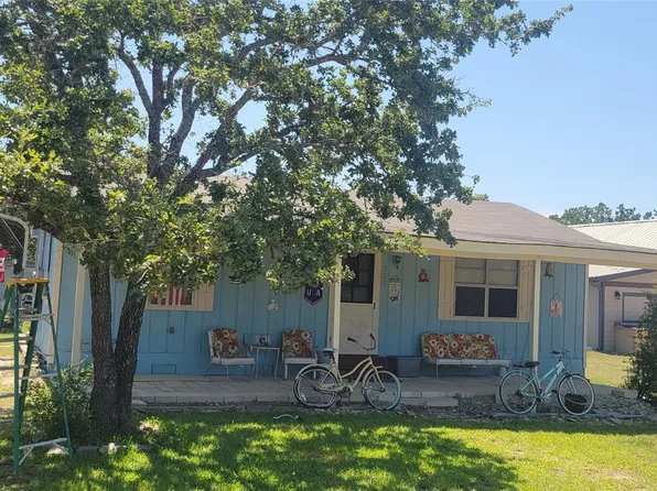323 Apache Dr N, Somerville, TX 77879