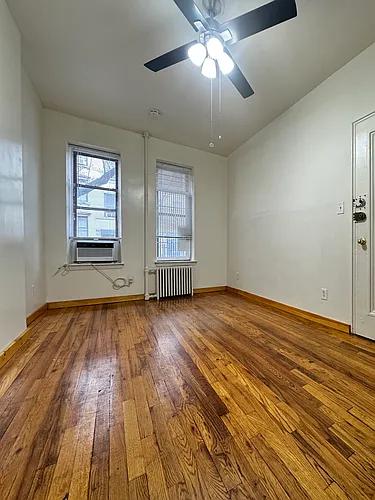 444 W 49th St #1D Photo 1