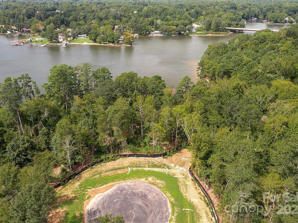 2nd image of 1010 Kingbird Ln #10