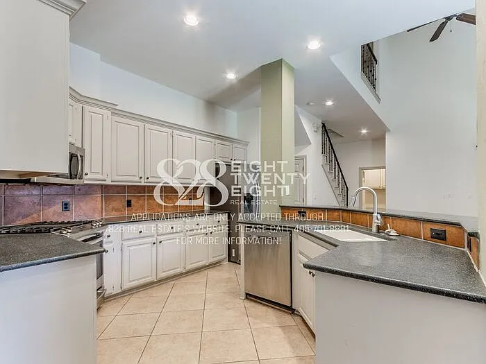 3841 Tudor Cir — Photo 22
