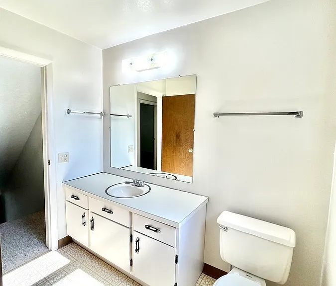 Oak Manor Dr — Photo 27