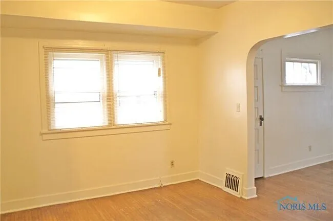 343 N Grove St — Photo 1