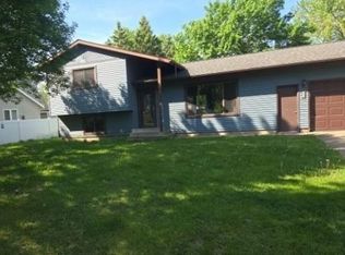 831 Cummings Ln, Saint Cloud, MN 56301