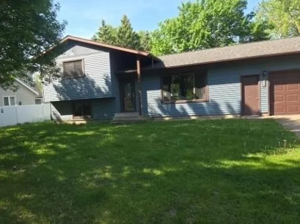 831 Cummings Ln, Saint Cloud, MN 56301