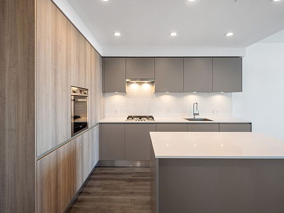 2nd image of 3809 Evergreen Pl #2109