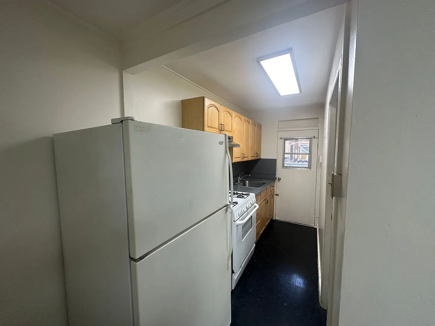603 Isenberg / 2374 Kapiolani — Photo 3