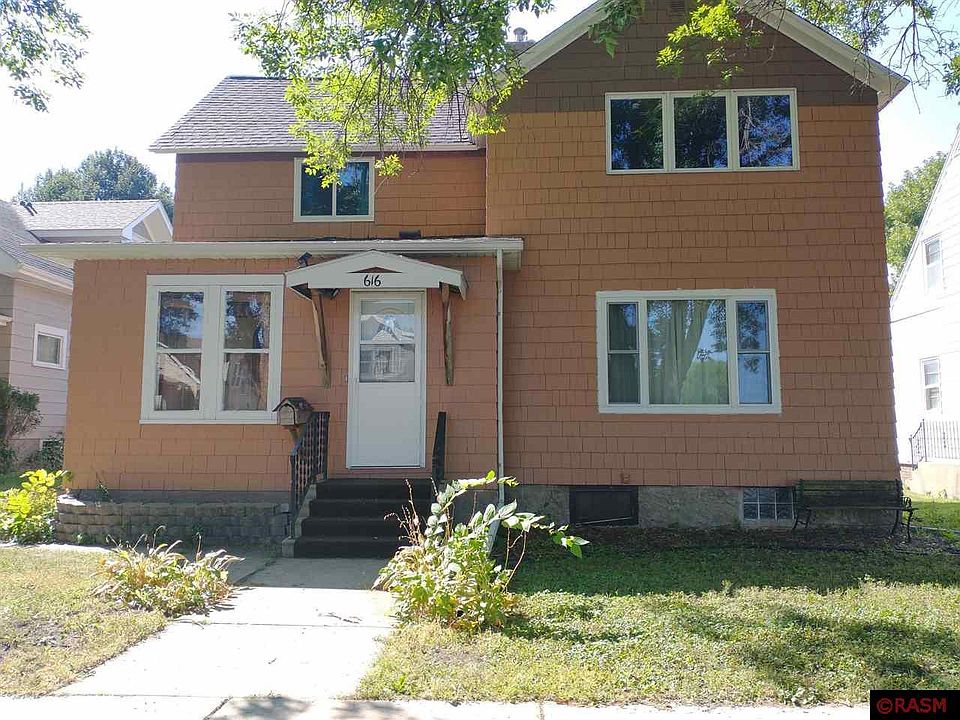 1st image of 616 2nd Ave NE