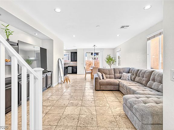 5th image of 3814 Stadium Ave