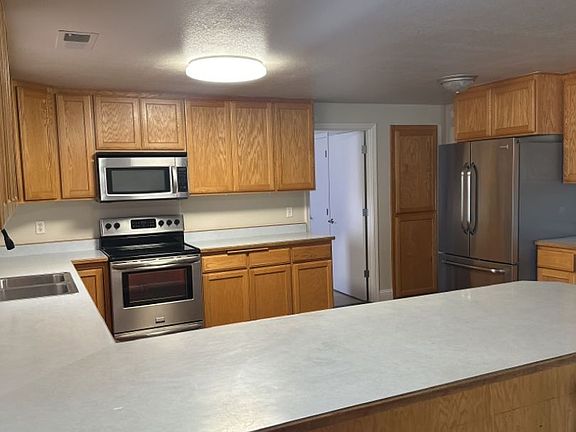 4th image of 1800 Rossanley Dr