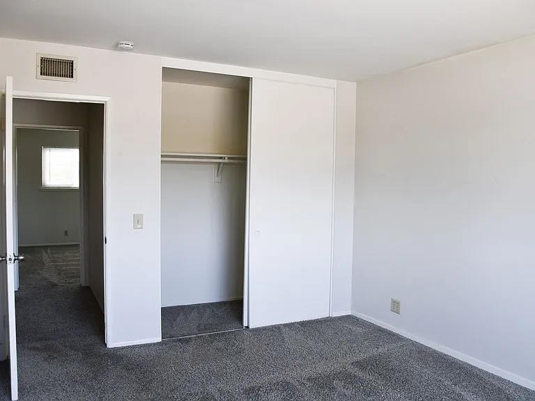 522 E Collins Ave — Photo 44