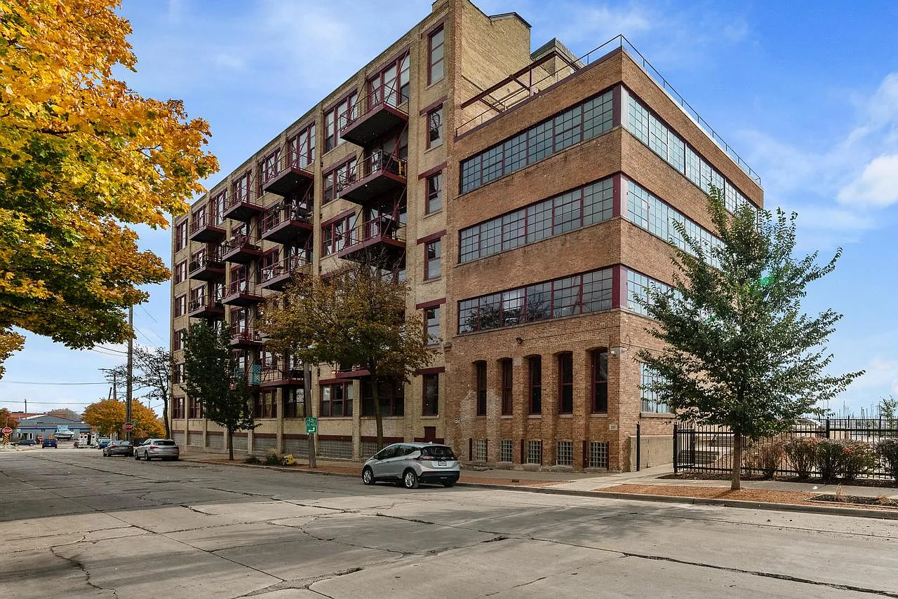 215 West Maple STREET #13 photo 1