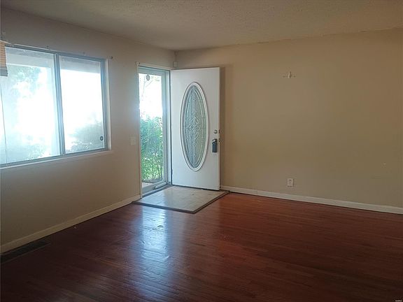 2nd image of 10309 Quaker Dr