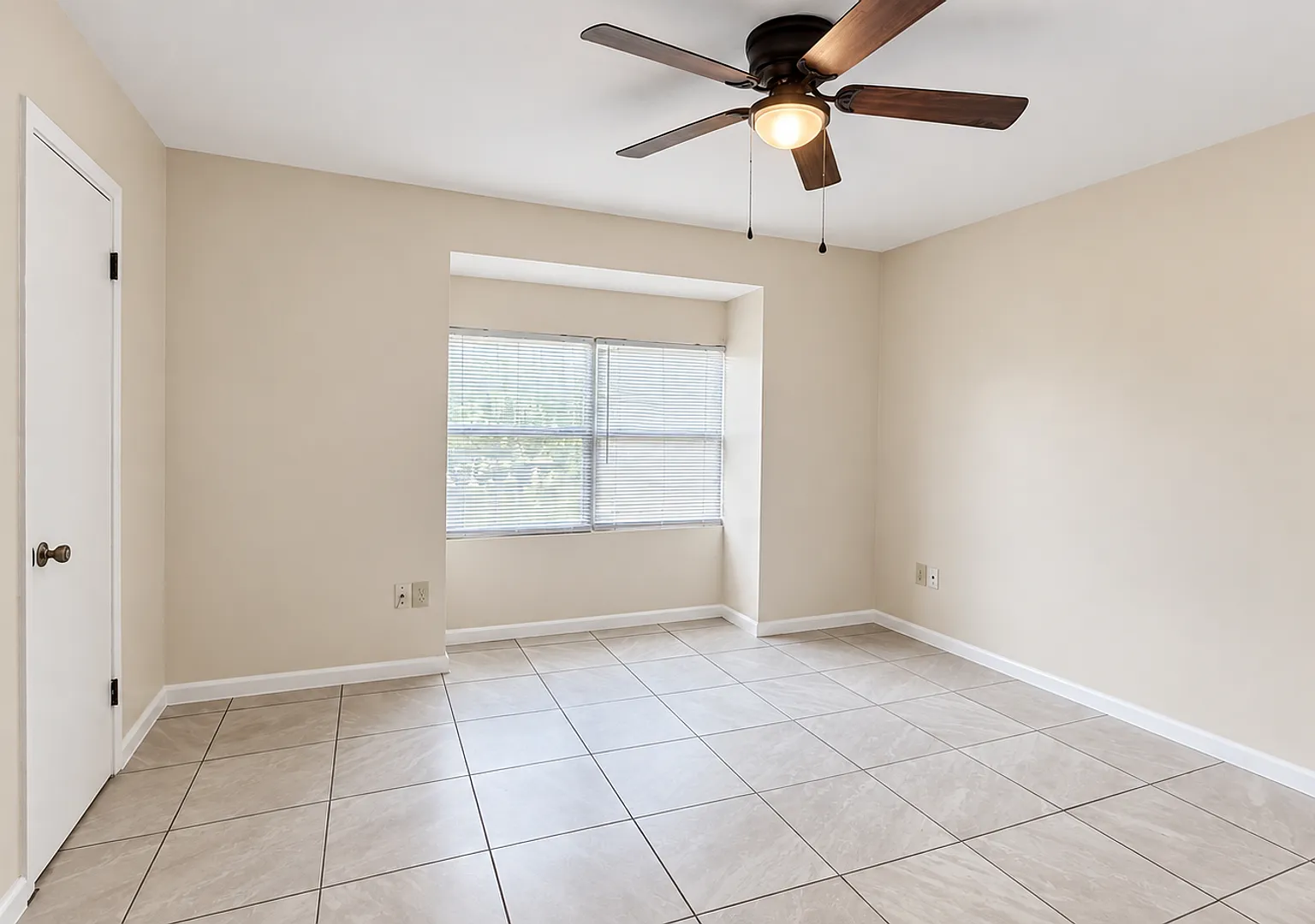 2 Bedroom in Central School District — Photo 3