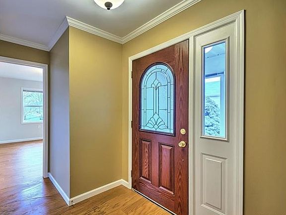 3rd image of 16 Santiago Dr W