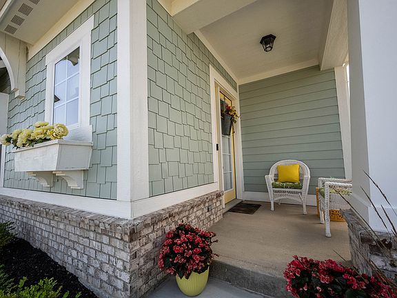 3rd image of 15269 Fairlands Dr