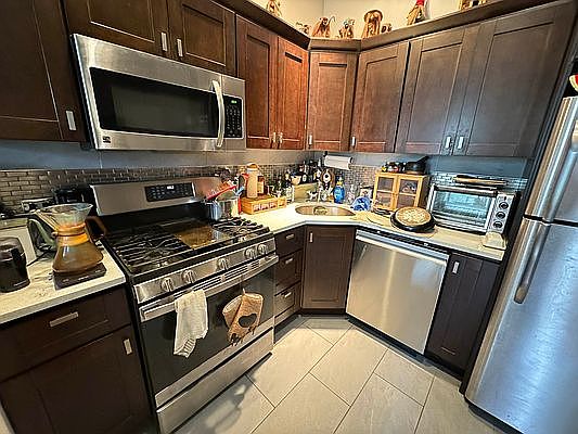 5th image of 243 E 116th St #2R